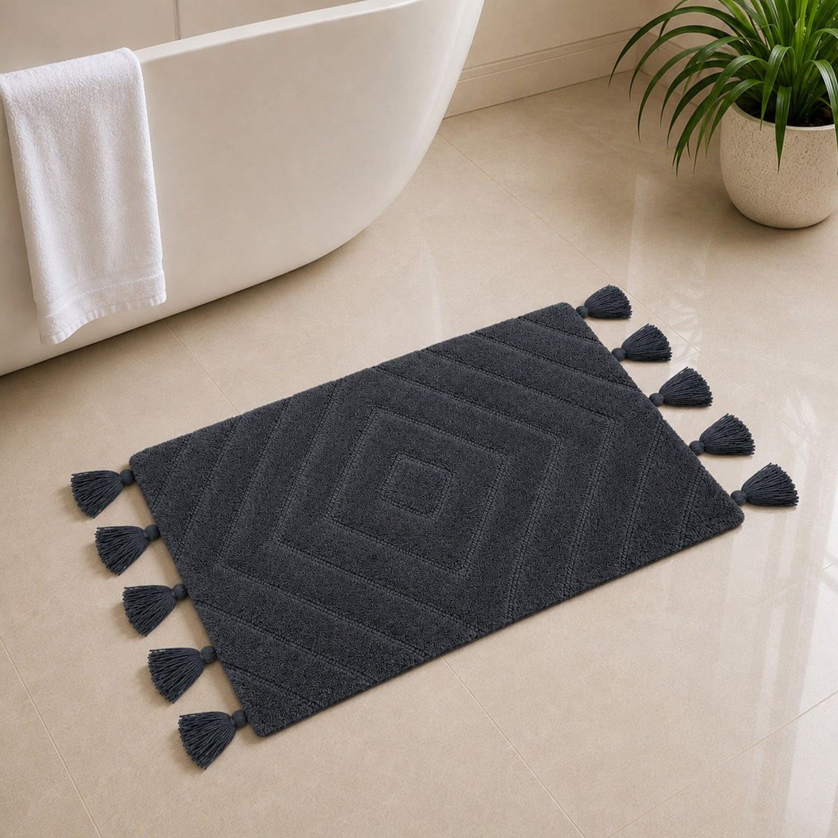 |Sindhu Floor Mat in Charcoal